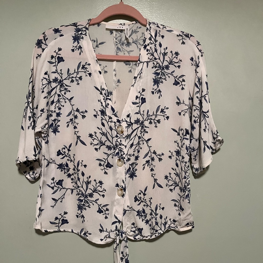 LUQ by StitchFix Floral Rayon Blouse - size Small
